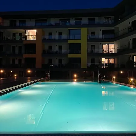 Lägenhet Chill Panorama Apartman *